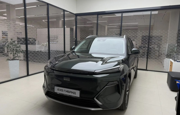 Geely EX5 EM-R Макс/Max 1.5 гибрид. передний привод
