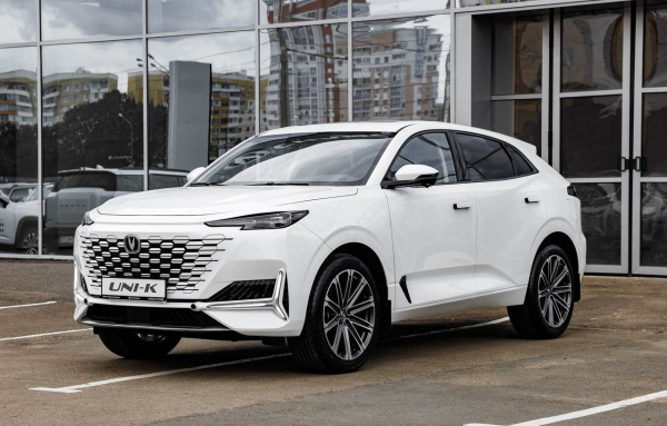 Changan UNI-K 2.0T 8АКП Техно полный привод 25 г.в