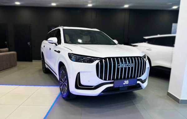 JAECOO J8 2.0T 7ст. робот. Престиж черн. салон 4ПП 26 г.в.