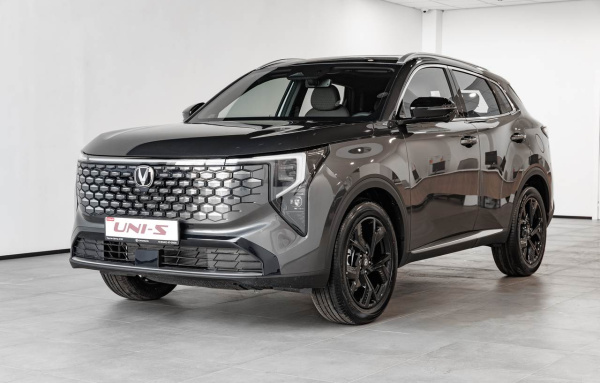 Changan UNI-S IV 1.5T робот. Техно 147 л.с. полный привод 26 г.в