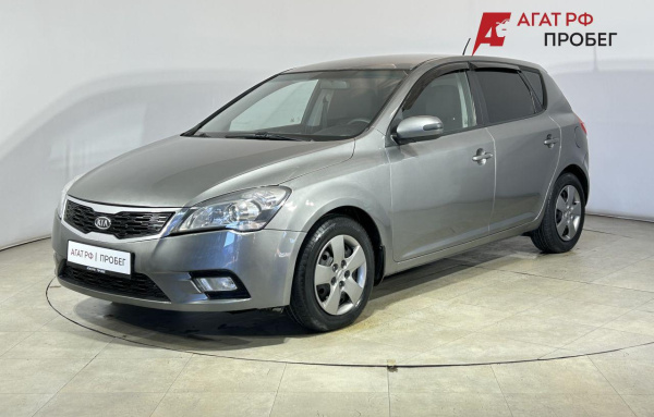 Kia Cee'd 2010 года с пробегом 175 845 км, фото 1