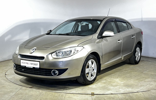 Renault Fluence 2011 года с пробегом 211 857 км, фото 1