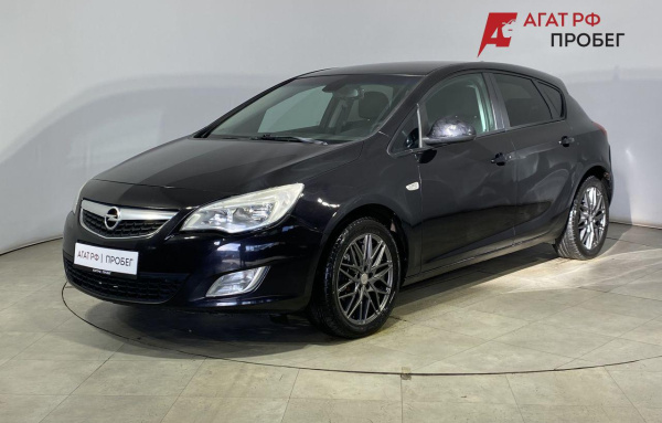 Opel Astra 2010 года с пробегом 215 040 км, фото 1