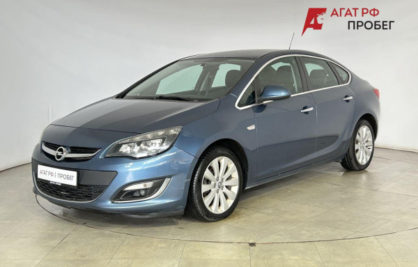 Opel Astra 2013 года с пробегом 229 046 км, фото 1