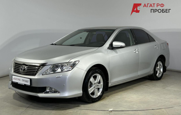 Toyota Camry 2012 года с пробегом 214 690 км, фото 1