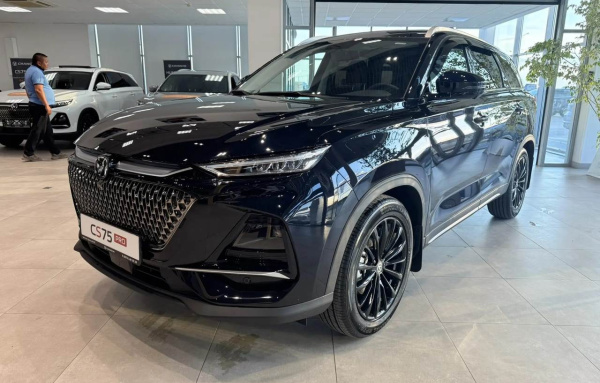 Changan CS75PRO 1.5T робот. Техно передний привод 5 мест 26 г.в.