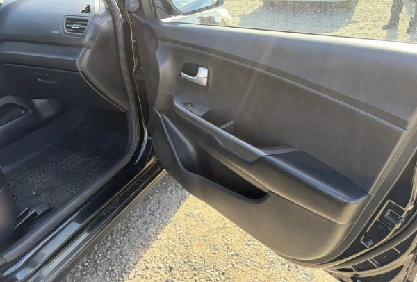 Kia Rio 2016 года с пробегом 143 660 км, фото 30