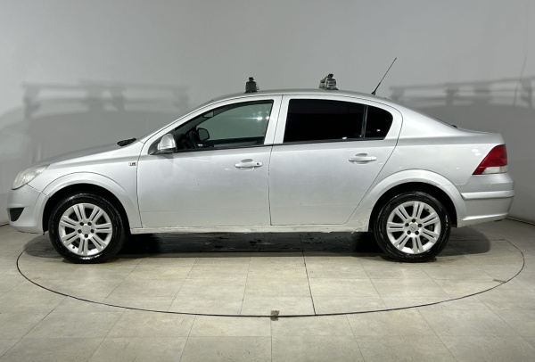 Opel Astra 2013 года с пробегом 322 000 км, фото 11