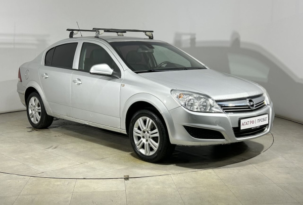 Opel Astra 2013 года с пробегом 322 000 км, фото 4